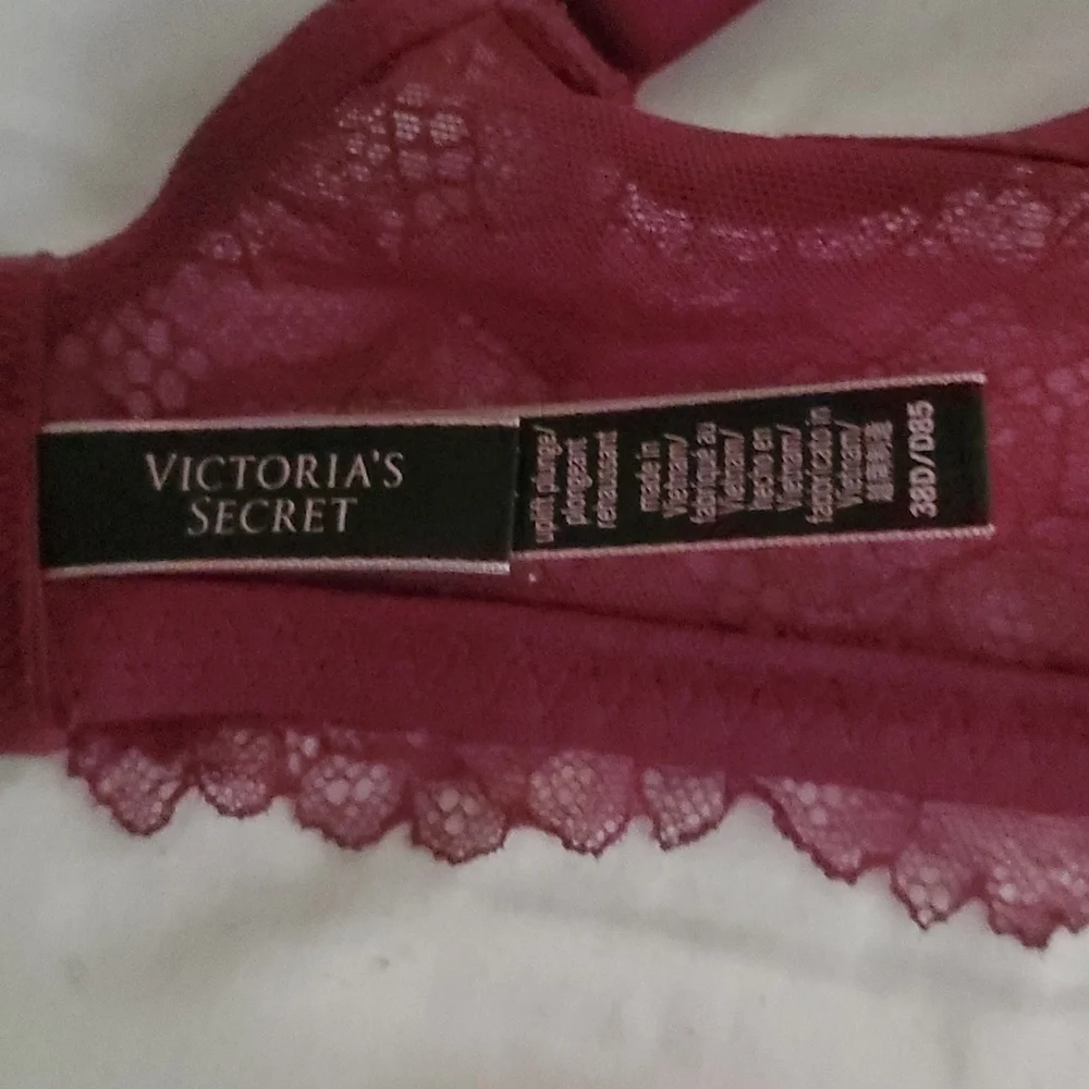 Bras - Picture 3 of 7